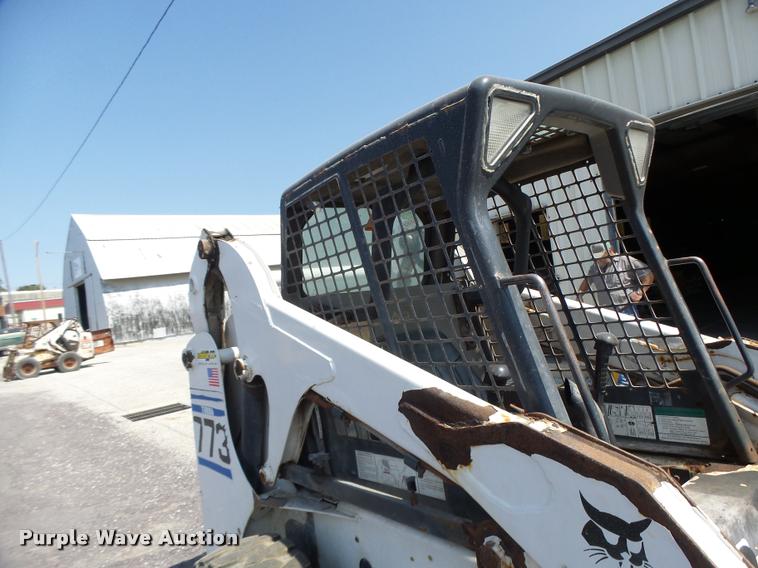 image for item DB1431 2001 Bobcat 773 skid steer
