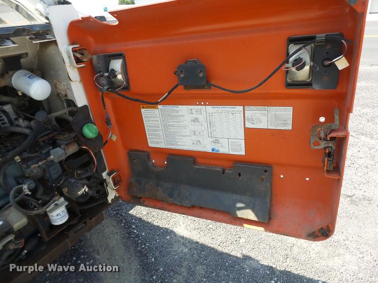 image for item DB1431 2001 Bobcat 773 skid steer