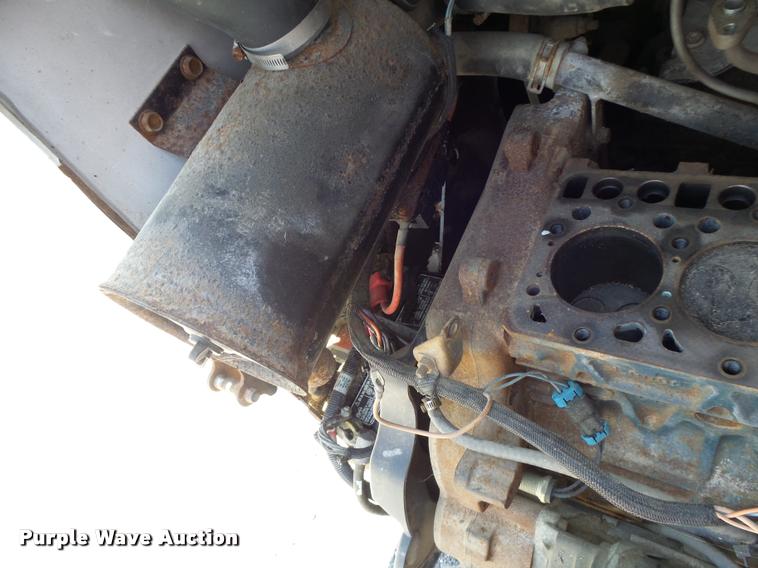 image for item DB1431 2001 Bobcat 773 skid steer