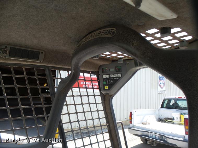 image for item DB1431 2001 Bobcat 773 skid steer