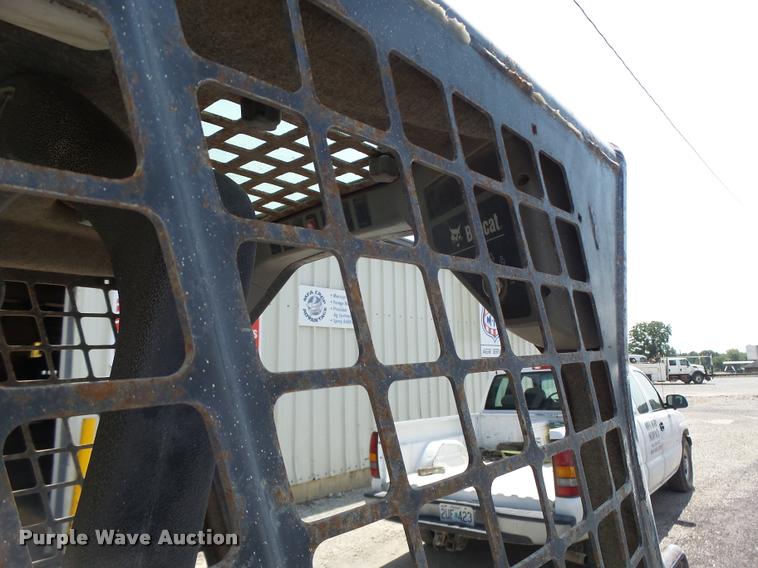 image for item DB1431 2001 Bobcat 773 skid steer