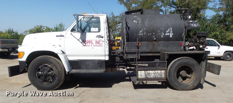 image for item DB6440 1995 Ford F700 oil distribution truck