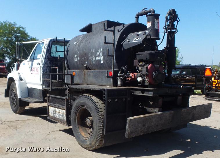 image for item DB6440 1995 Ford F700 oil distribution truck