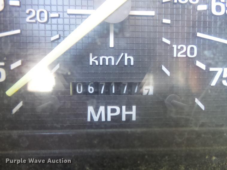 image for item DB6440 1995 Ford F700 oil distribution truck