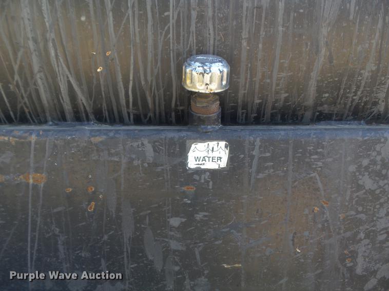 image for item DB6440 1995 Ford F700 oil distribution truck