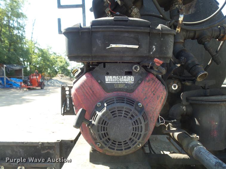 image for item DB6440 1995 Ford F700 oil distribution truck