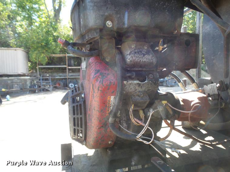 image for item DB6440 1995 Ford F700 oil distribution truck