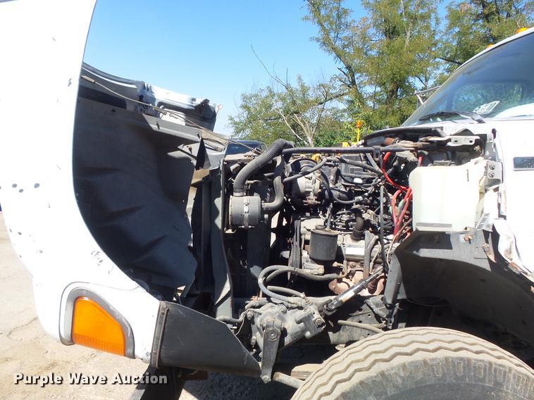 image for item DB6440 1995 Ford F700 oil distribution truck