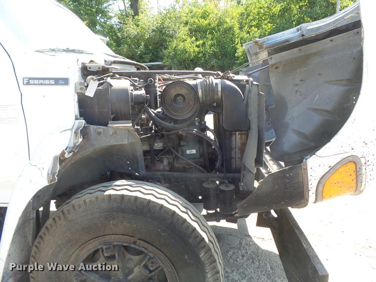 image for item DB6440 1995 Ford F700 oil distribution truck