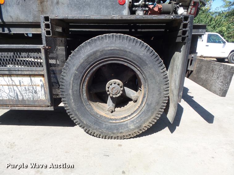 image for item DB6440 1995 Ford F700 oil distribution truck