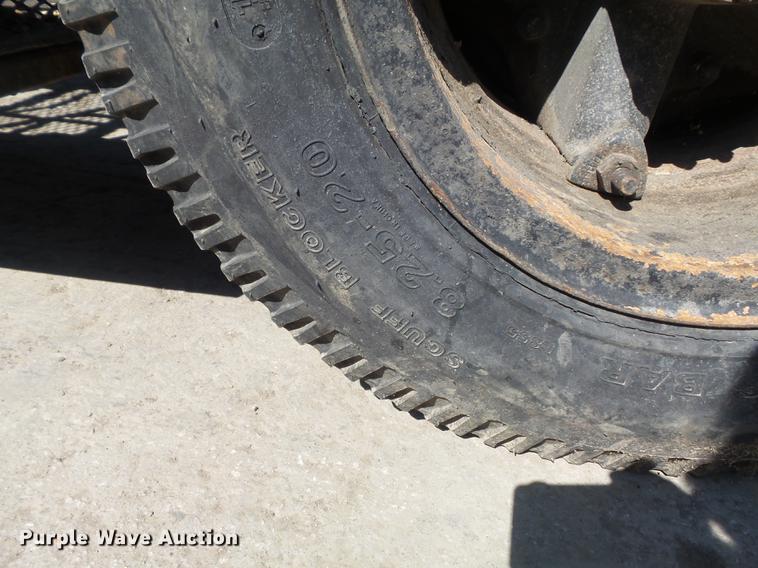 image for item DB6440 1995 Ford F700 oil distribution truck