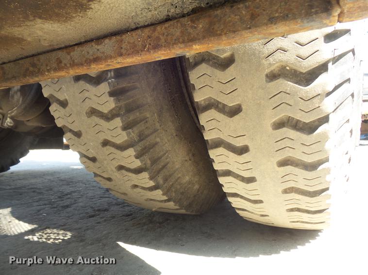 image for item DB6440 1995 Ford F700 oil distribution truck