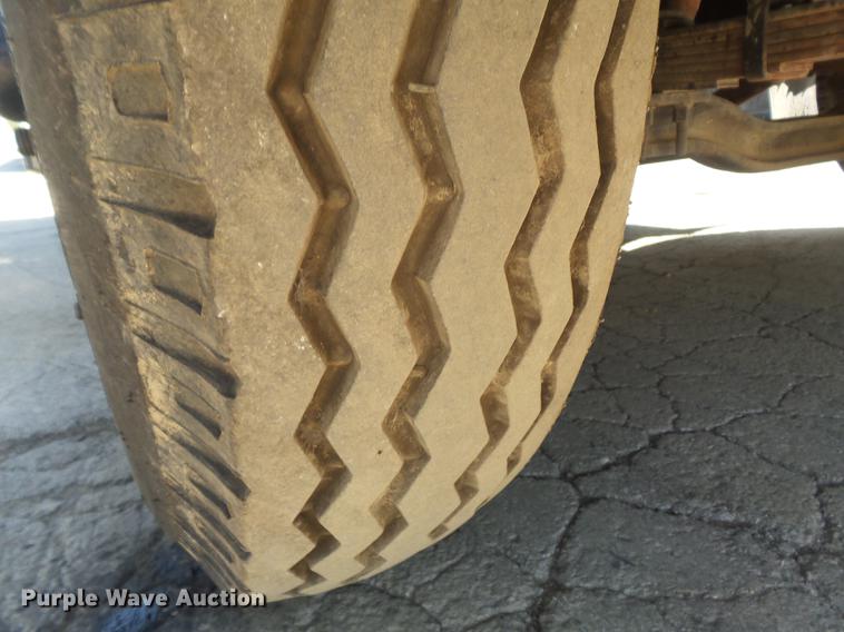 image for item DB6440 1995 Ford F700 oil distribution truck