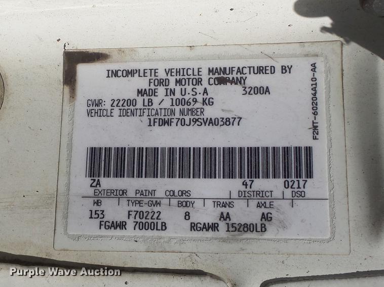 image for item DB6440 1995 Ford F700 oil distribution truck