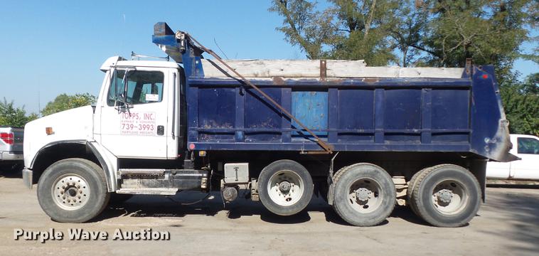 image for item DB6441 1999 Freightliner FLD dump truck