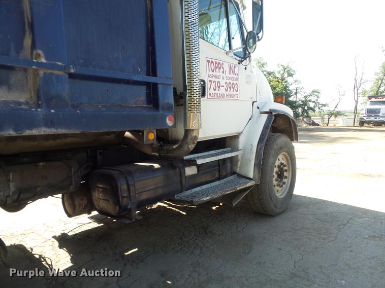 image for item DB6441 1999 Freightliner FLD dump truck