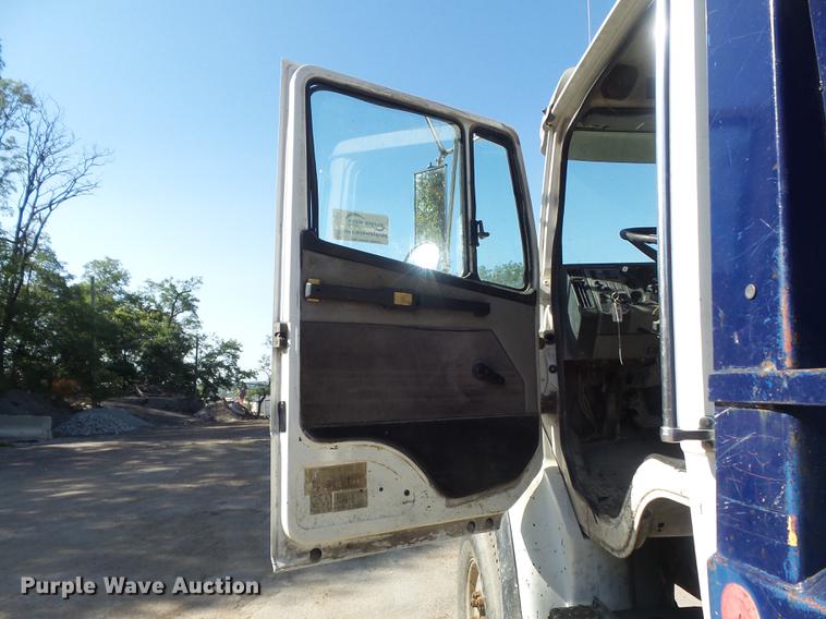 image for item DB6441 1999 Freightliner FLD dump truck