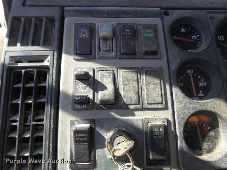 image for item DB6441 1999 Freightliner FLD dump truck