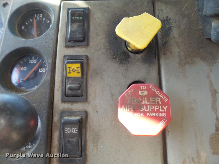 image for item DB6441 1999 Freightliner FLD dump truck