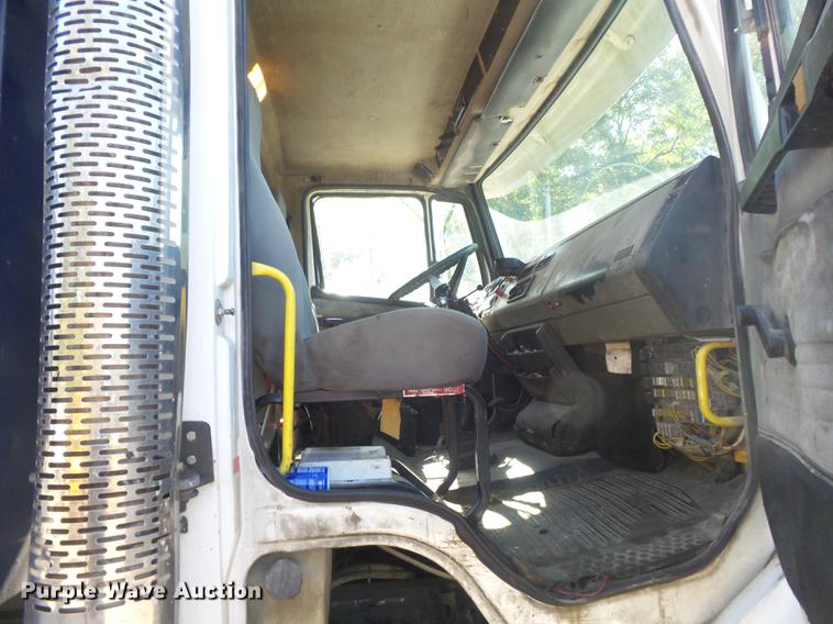 image for item DB6441 1999 Freightliner FLD dump truck