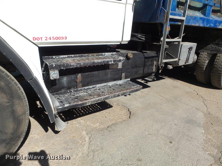 image for item DB6442 1999 Freightliner FL80 dump truck