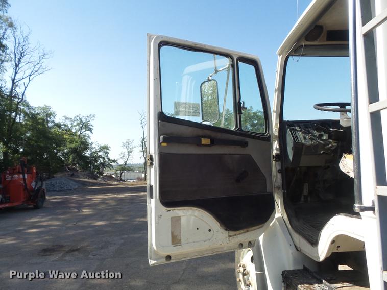 image for item DB6442 1999 Freightliner FL80 dump truck