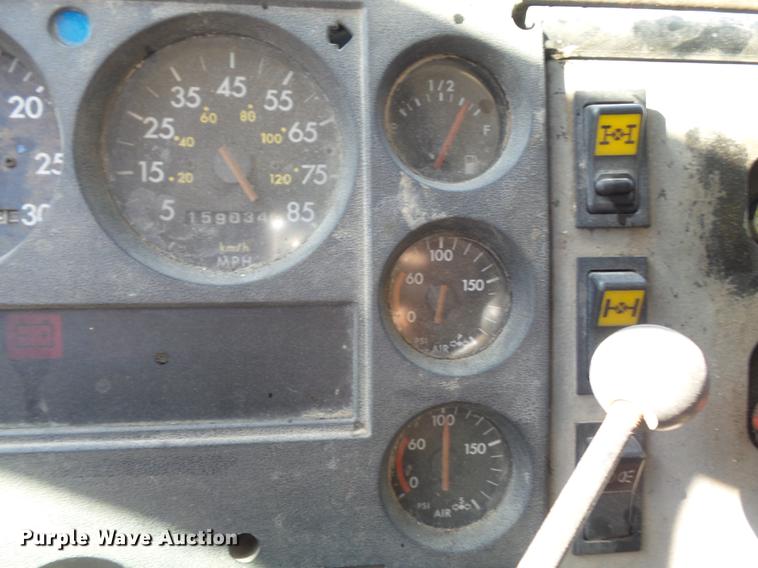 image for item DB6442 1999 Freightliner FL80 dump truck