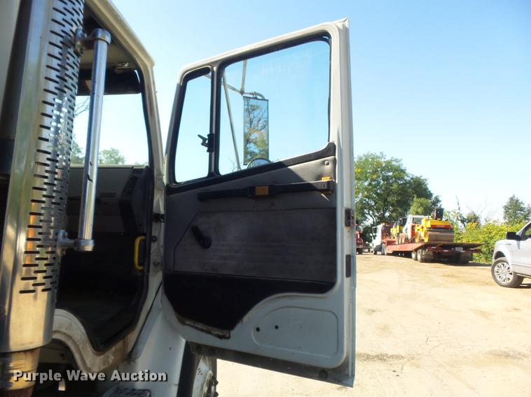 image for item DB6442 1999 Freightliner FL80 dump truck