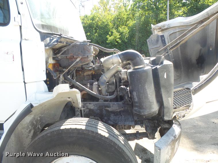 image for item DB6442 1999 Freightliner FL80 dump truck