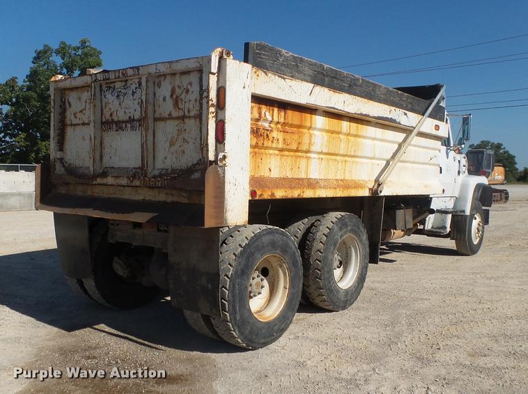 image for item DB7395 1997 Ford LT8000 dump truck