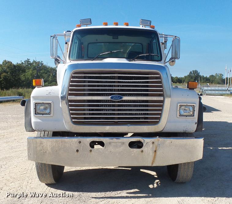 image for item DB7395 1997 Ford LT8000 dump truck