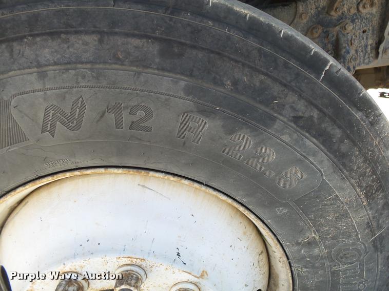 image for item DB7395 1997 Ford LT8000 dump truck