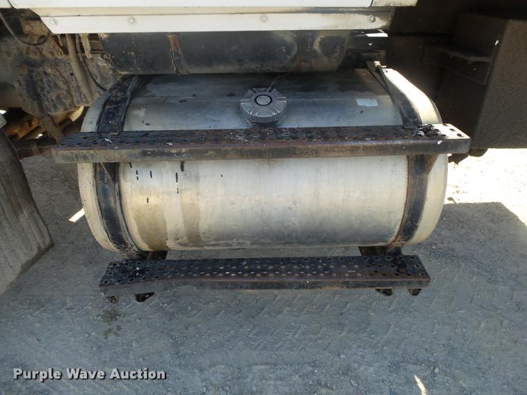 image for item DB7395 1997 Ford LT8000 dump truck