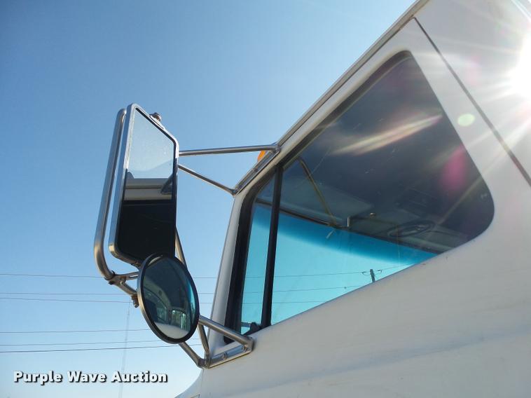 image for item DB7395 1997 Ford LT8000 dump truck