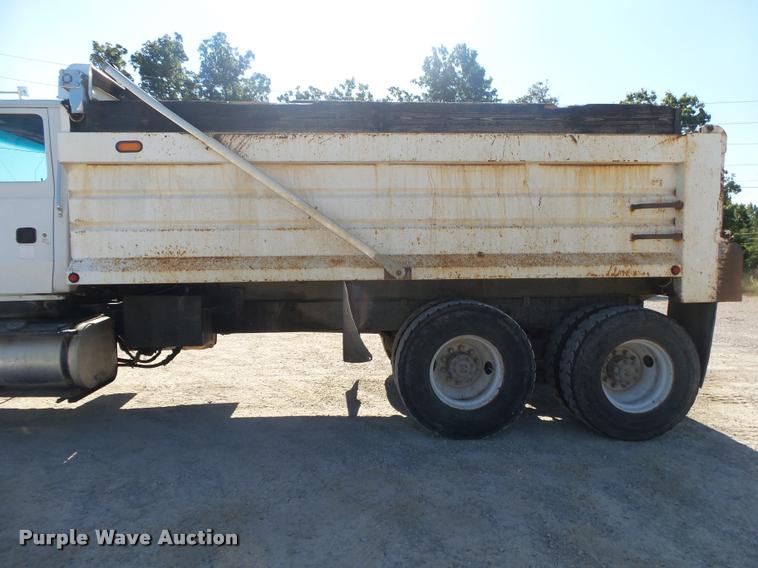image for item DB7395 1997 Ford LT8000 dump truck