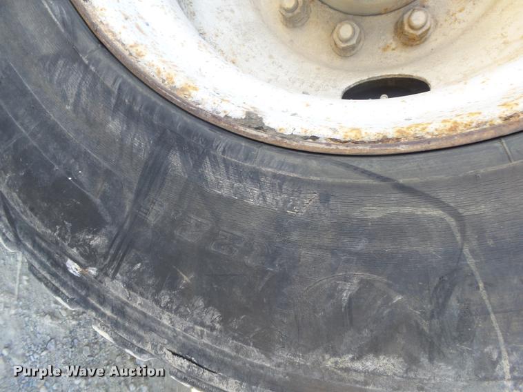 image for item DB7395 1997 Ford LT8000 dump truck