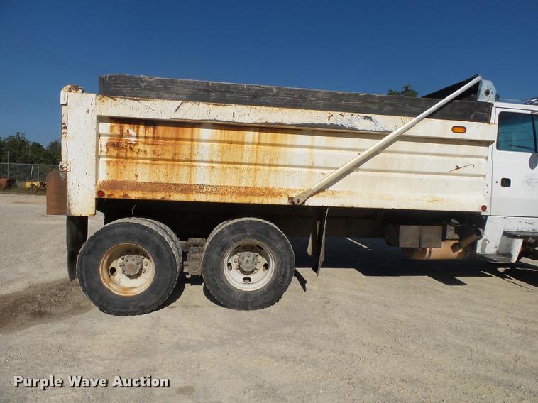 image for item DB7395 1997 Ford LT8000 dump truck