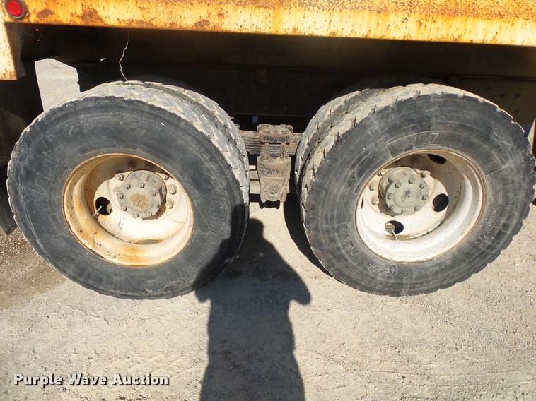image for item DB7395 1997 Ford LT8000 dump truck