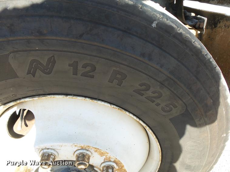 image for item DB7395 1997 Ford LT8000 dump truck