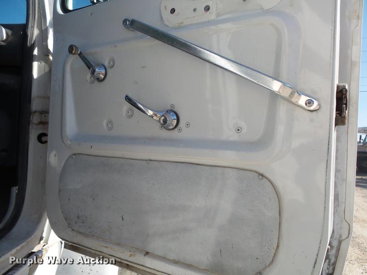 image for item DB7395 1997 Ford LT8000 dump truck