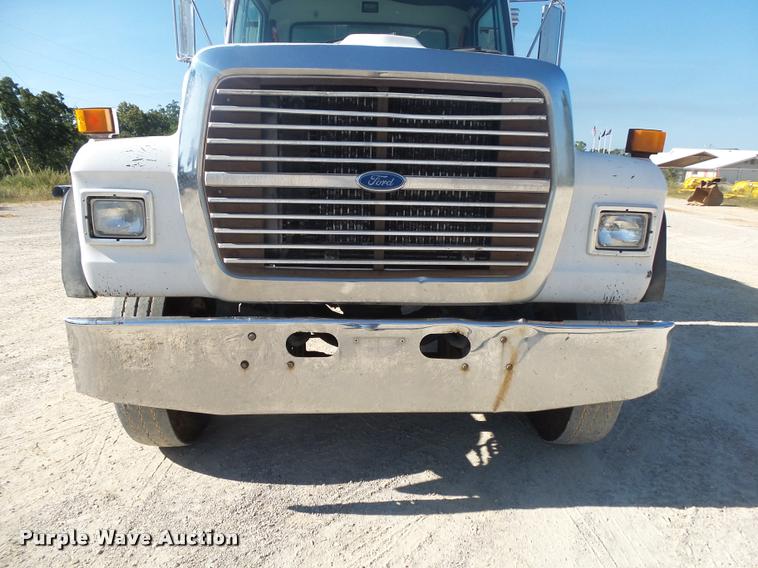 image for item DB7395 1997 Ford LT8000 dump truck