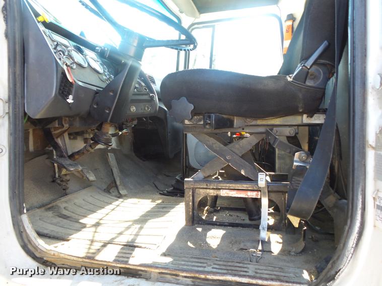 image for item DB7395 1997 Ford LT8000 dump truck