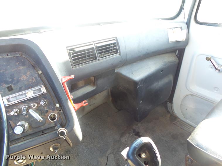 image for item DB7395 1997 Ford LT8000 dump truck