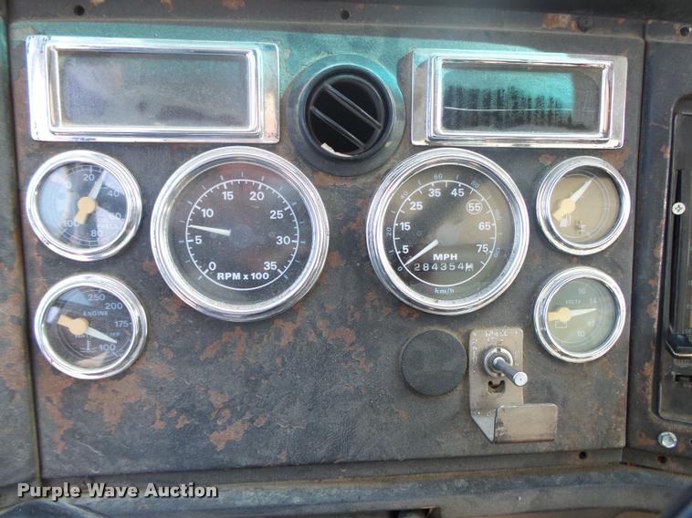 image for item DB7395 1997 Ford LT8000 dump truck