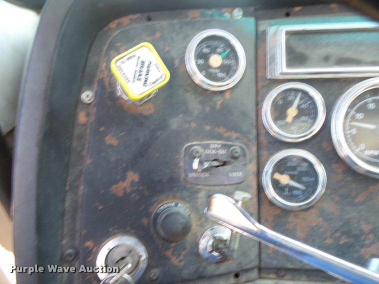 image for item DB7395 1997 Ford LT8000 dump truck