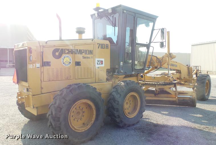 image for item DC1757 1997 Champion 710A Series V motor grader