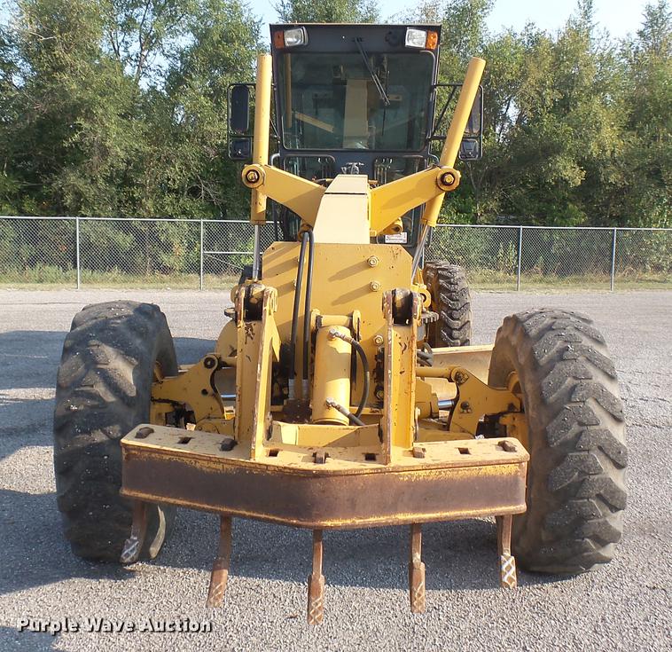 image for item DC1757 1997 Champion 710A Series V motor grader