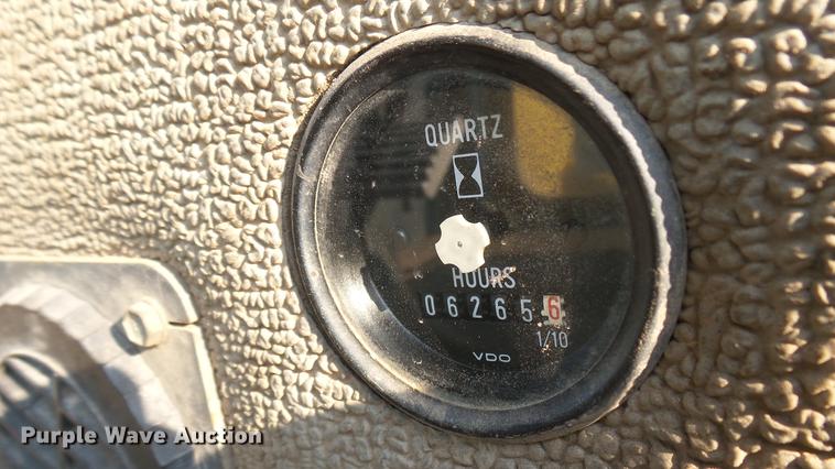 image for item DC1757 1997 Champion 710A Series V motor grader