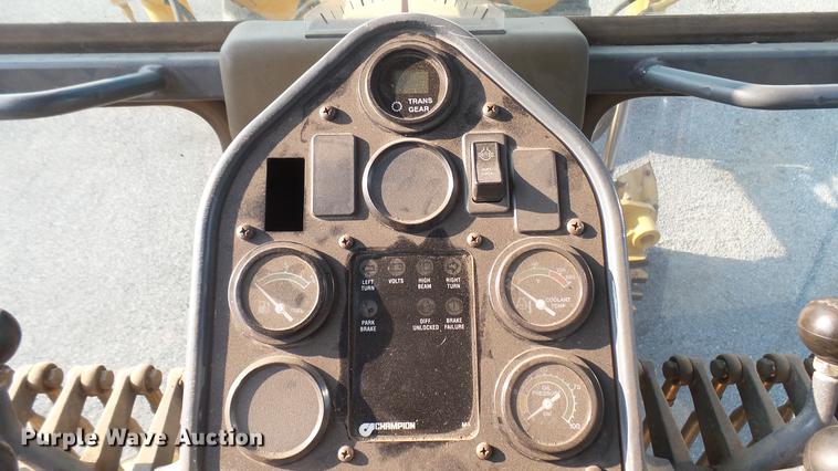 image for item DC1757 1997 Champion 710A Series V motor grader