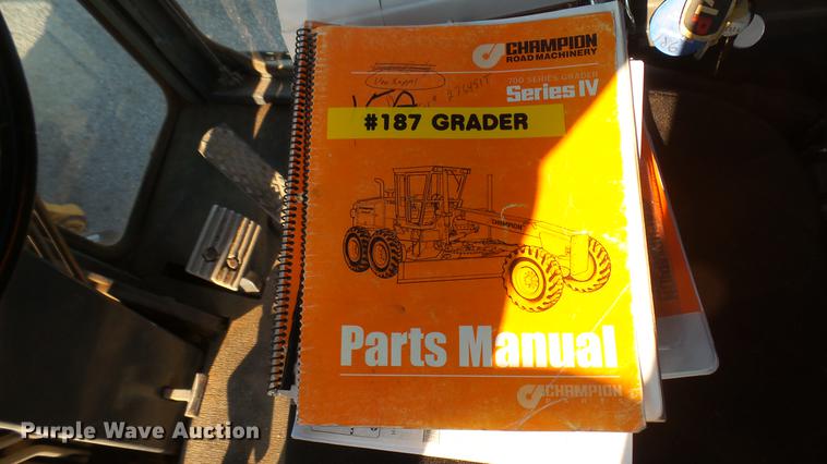 image for item DC1757 1997 Champion 710A Series V motor grader